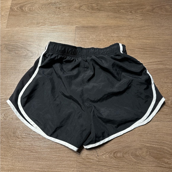 Nike running shorts - Picture 2 of 2